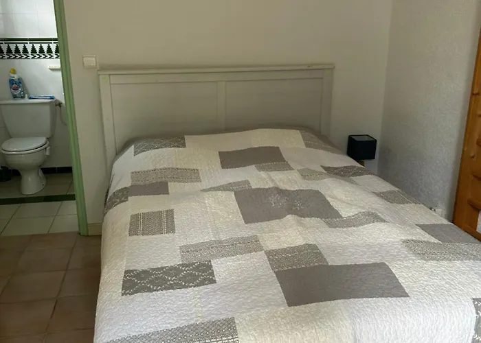 Chambre Dans Dependance Avec Sdb